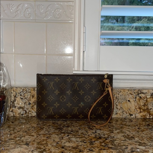 Louis Vuitton Monogram Brown Clutch - Picture 2 of 9